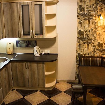 Hostel Q ,15 Хв До Жд Вокзалу Lviv Exterior photo