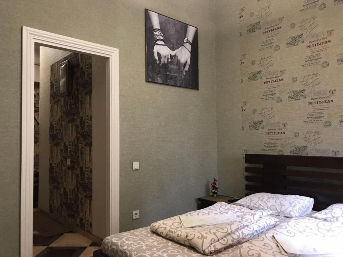 Hostel Q ,15 Хв До Жд Вокзалу Lviv Exterior photo